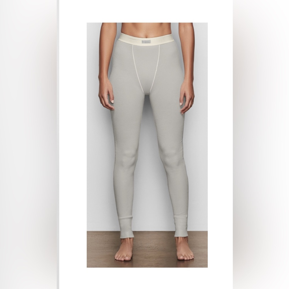 SKIMS Women's Mineral shade Leggings